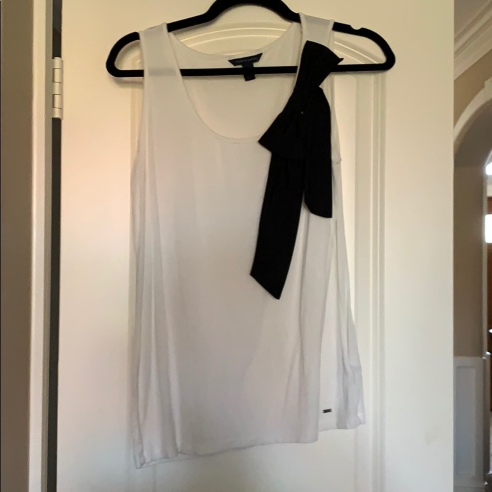 White Tommy Hilfiger tank with black bow detail